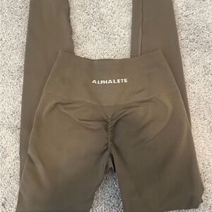 Alphalete Seamless High-Waist Leggings in tan